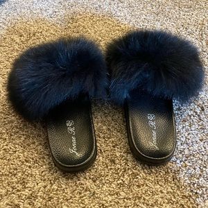 Furry Slide, worn once, EUC - sz 9
